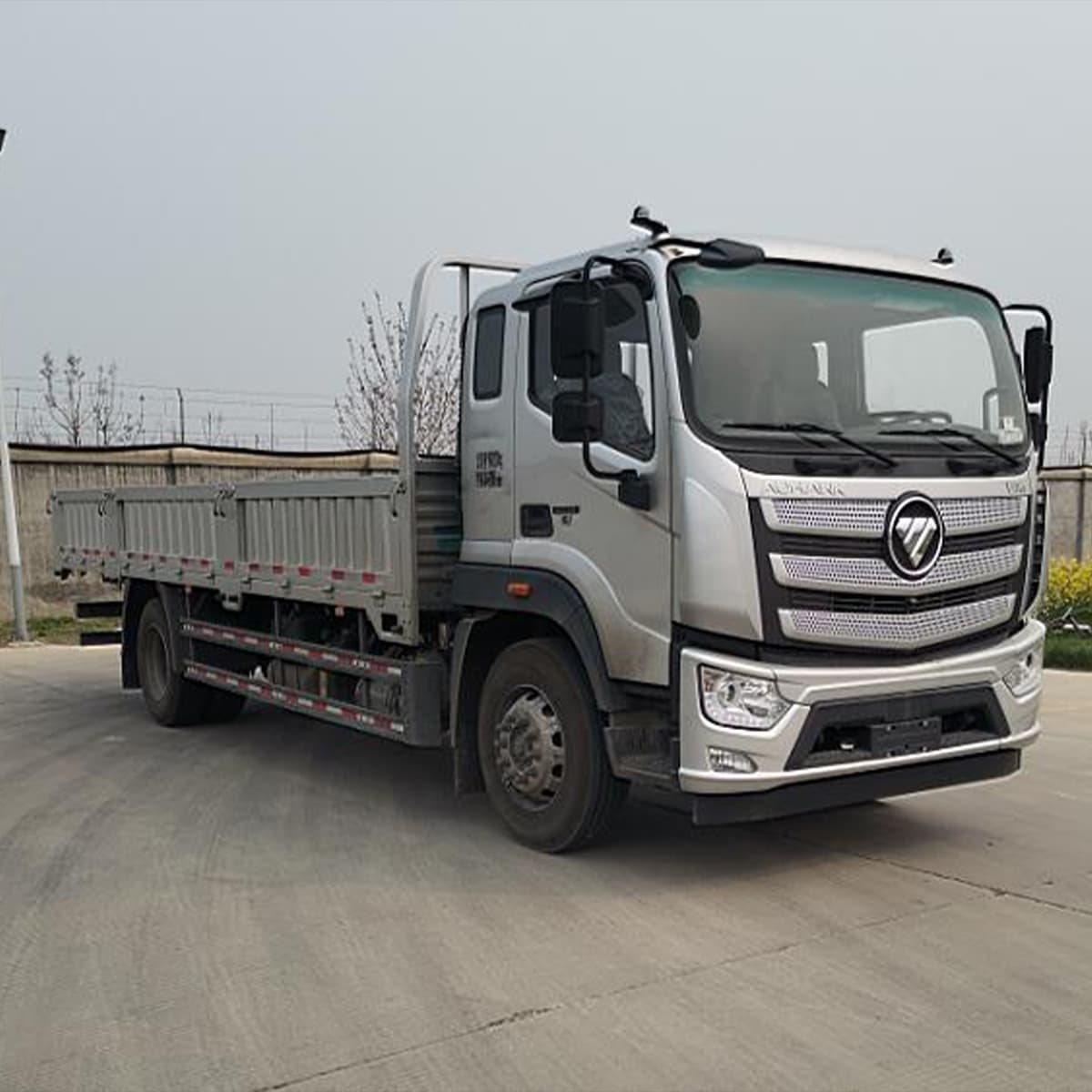 Stake Bed Truck 18T