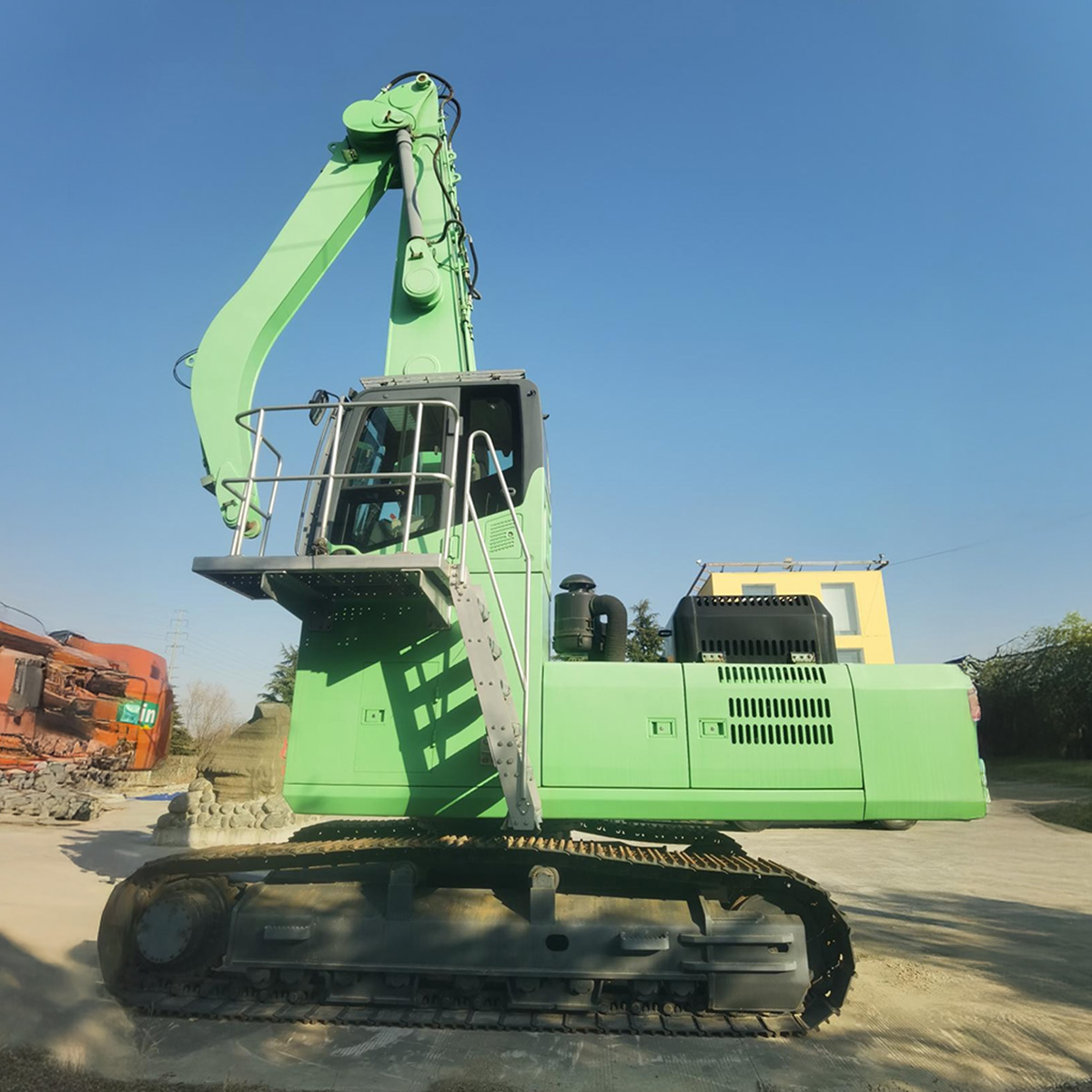 Long-Arm Excavator